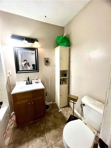 13538 E Mission Road, Nevada, MO 64772