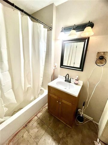 13538 E Mission Road, Nevada, MO 64772