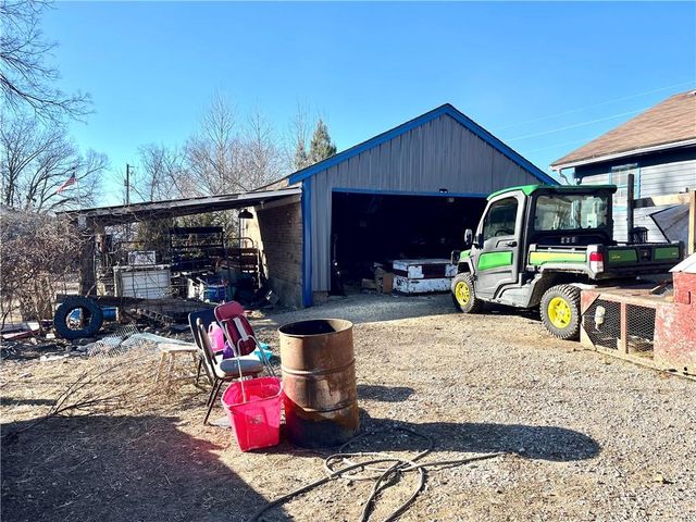 13538 E Mission Road, Nevada, MO 64772