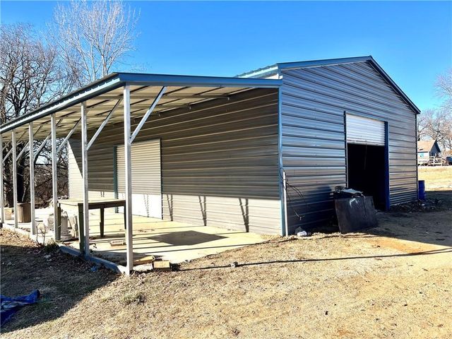 13538 E Mission Road, Nevada, MO 64772