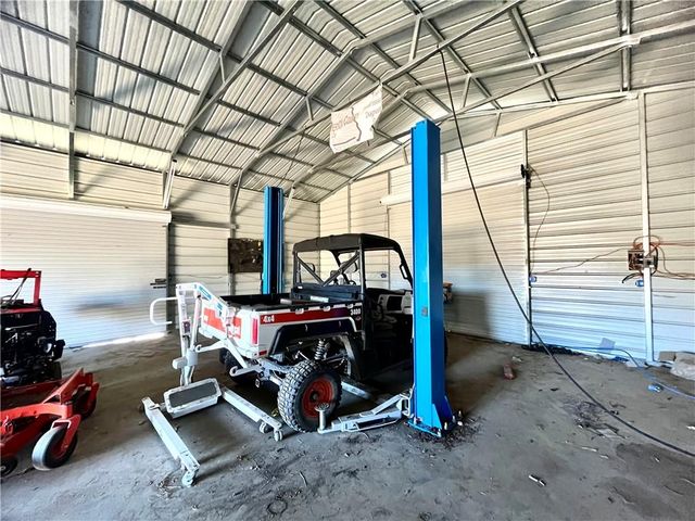 13538 E Mission Road, Nevada, MO 64772