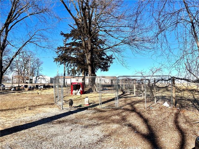 13538 E Mission Road, Nevada, MO 64772