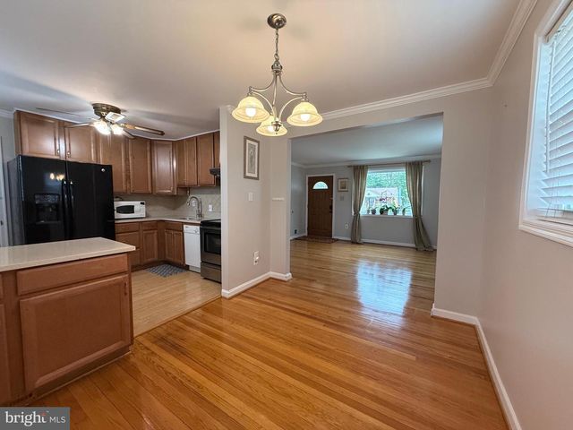 11807 ROCKING HORSE RD, Rockville, MD 20852