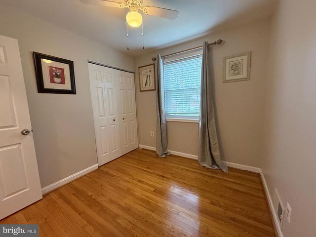 11807 ROCKING HORSE RD, Rockville, MD 20852