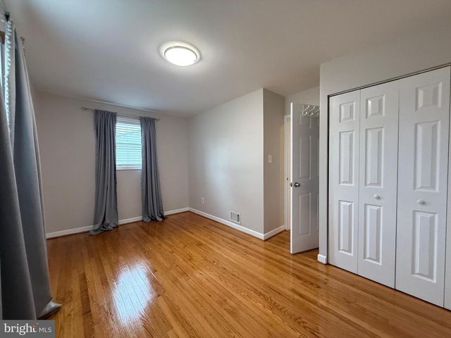 11807 ROCKING HORSE RD, Rockville, MD 20852
