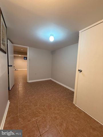11807 ROCKING HORSE RD, Rockville, MD 20852