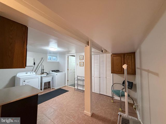 11807 ROCKING HORSE RD, Rockville, MD 20852