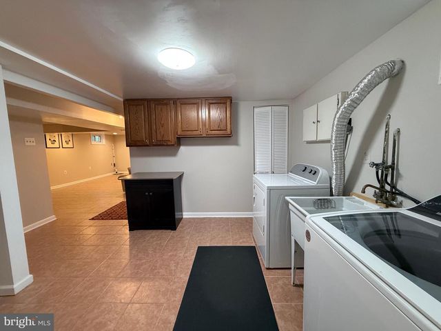 11807 ROCKING HORSE RD, Rockville, MD 20852