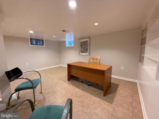 11807 ROCKING HORSE RD, Rockville, MD 20852