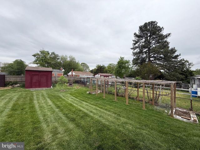 11807 ROCKING HORSE RD, Rockville, MD 20852