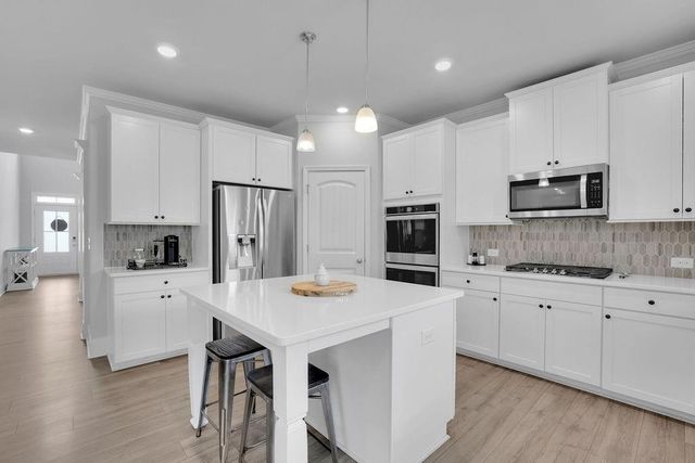 400 Wellgreen Drive, Holly Springs, GA 30115