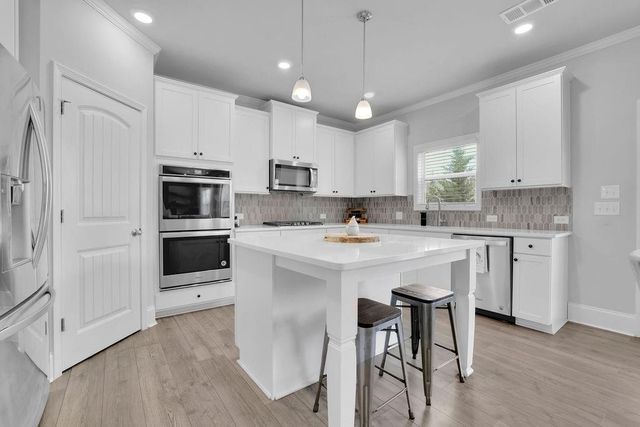400 Wellgreen Drive, Holly Springs, GA 30115