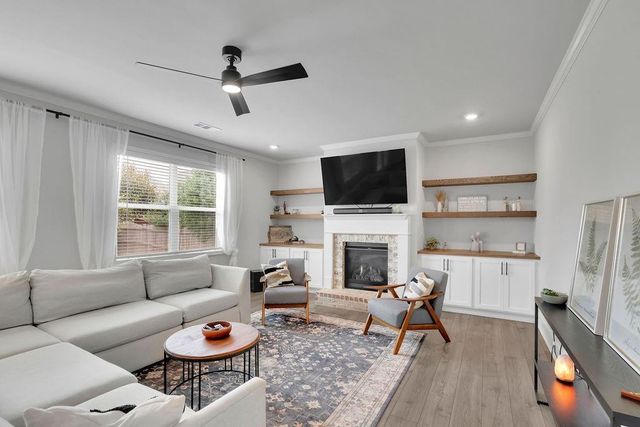 400 Wellgreen Drive, Holly Springs, GA 30115