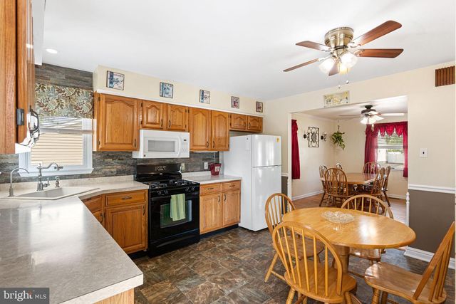 744 W 3RD AVE, Runnemede, NJ 08078