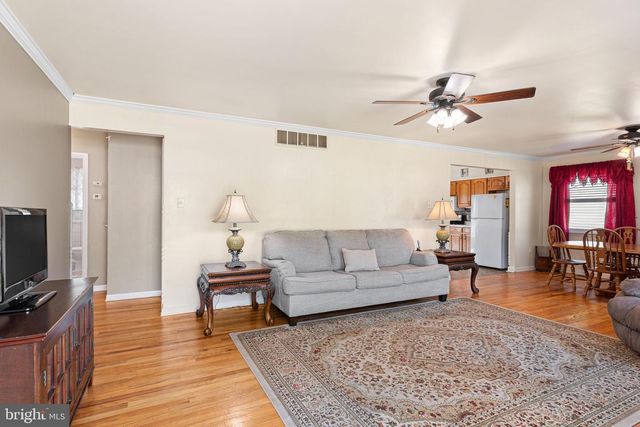 744 W 3RD AVE, Runnemede, NJ 08078