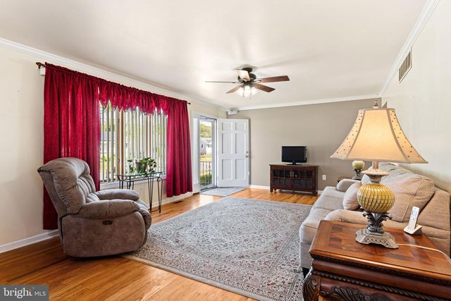 744 W 3RD AVE, Runnemede, NJ 08078