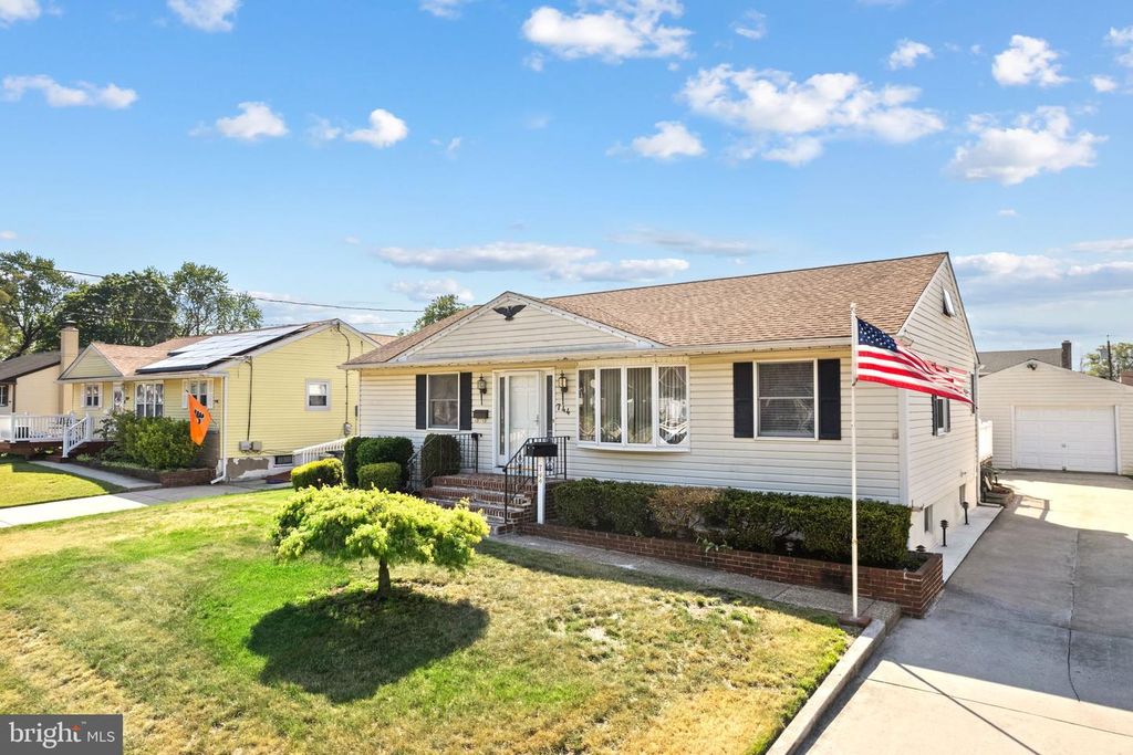 744 W 3RD AVE, Runnemede, NJ 08078