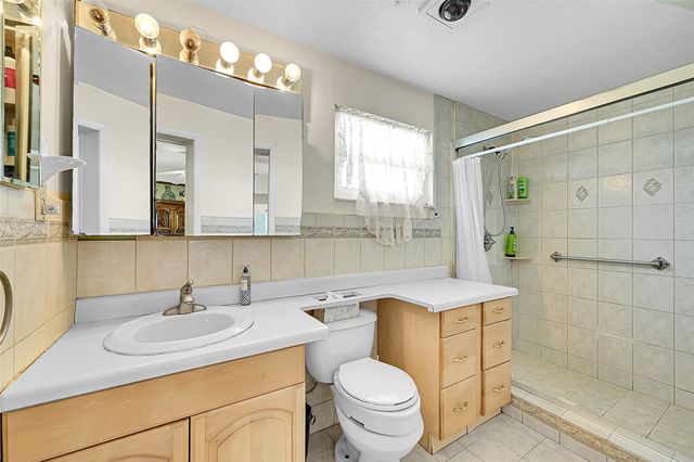 8309 NW 59th St, Tamarac, FL 33321