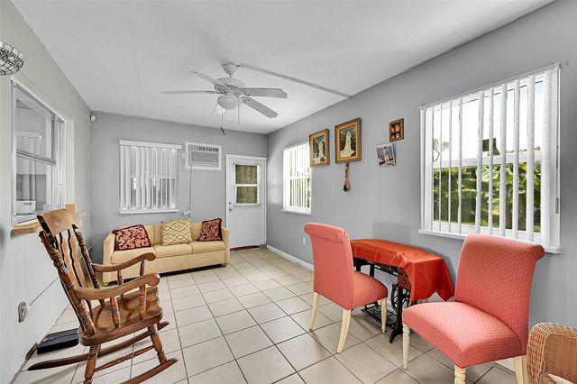 8309 NW 59th St, Tamarac, FL 33321