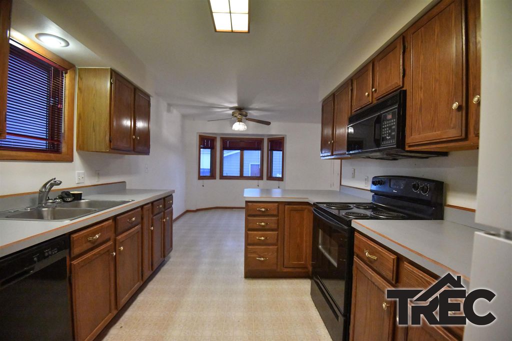115 E 7th, Powell, WY 82435 photo 5