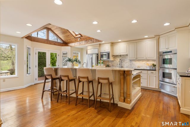 21 Laurel Lake East, Weston, CT 06883