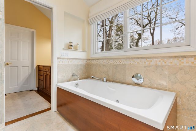 21 Laurel Lake East, Weston, CT 06883