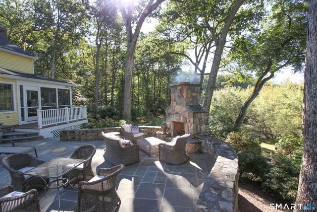 21 Laurel Lake East, Weston, CT 06883