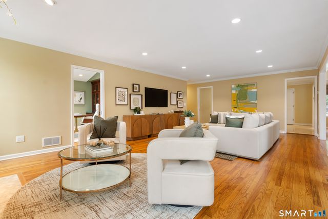 21 Laurel Lake East, Weston, CT 06883