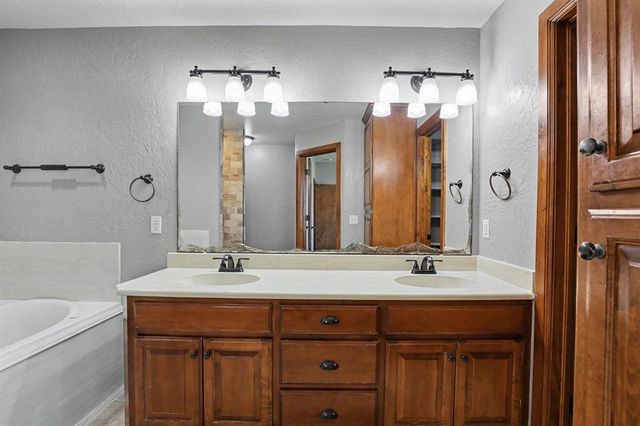 403 Scissor Tail Lane, Tuttle, OK 73089