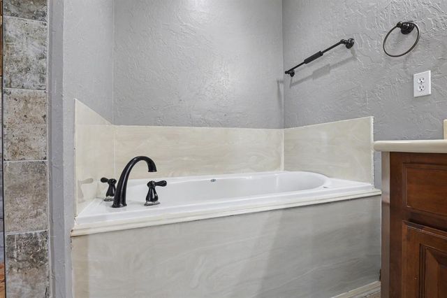 403 Scissor Tail Lane, Tuttle, OK 73089