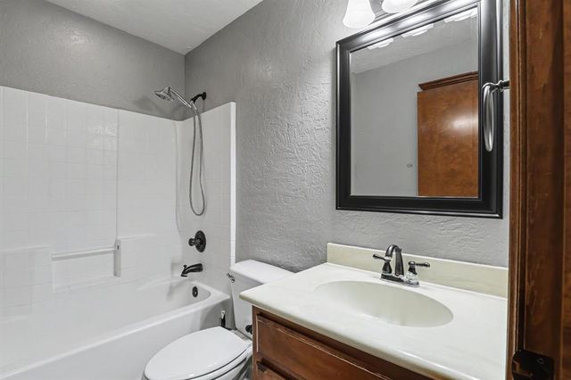 403 Scissor Tail Lane, Tuttle, OK 73089