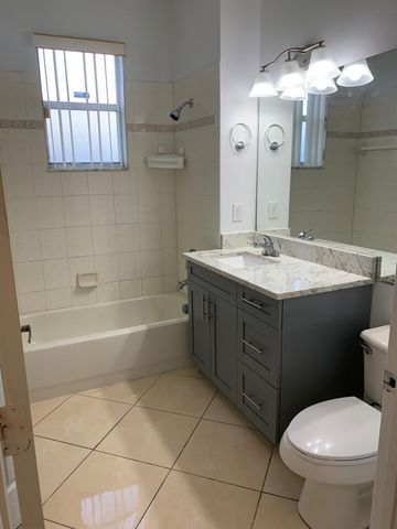 3549 Forest Hill Boulevard 25, Palm Springs, FL 33406