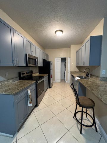 3549 Forest Hill Boulevard 25, Palm Springs, FL 33406