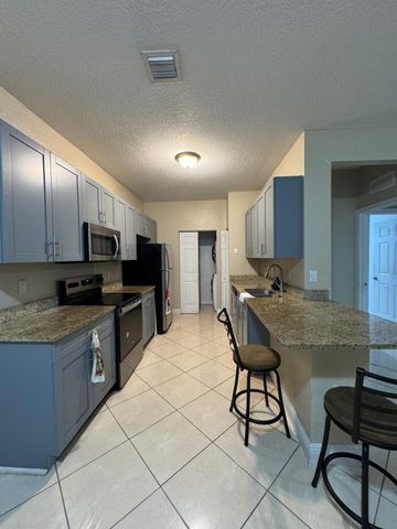 3549 Forest Hill Boulevard 25, Palm Springs, FL 33406