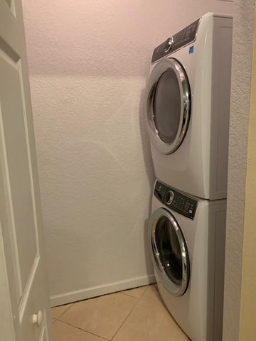 3549 Forest Hill Boulevard 25, Palm Springs, FL 33406