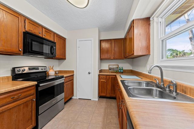 2816 Forest Point Drive, League City, TX 77573