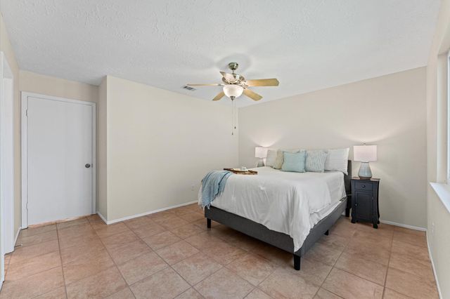 2816 Forest Point Drive, League City, TX 77573