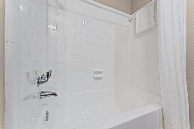 2816 Forest Point Drive, League City, TX 77573