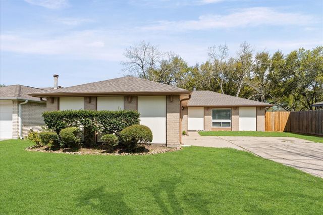 2816 Forest Point Drive, League City, TX 77573