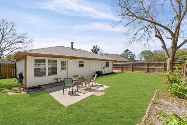 2816 Forest Point Drive, League City, TX 77573