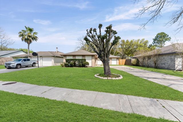 2816 Forest Point Drive, League City, TX 77573