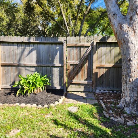 2816 Forest Point Drive, League City, TX 77573