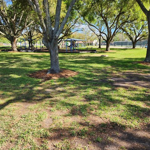 2816 Forest Point Drive, League City, TX 77573