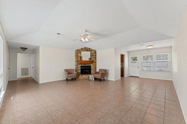 2816 Forest Point Drive, League City, TX 77573