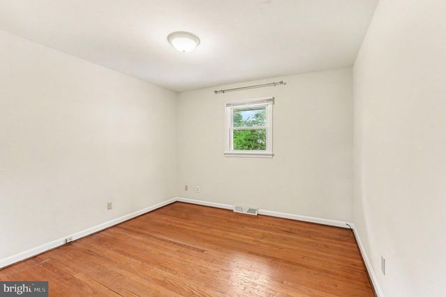125 HILLCREST DR, Fredericksburg, VA 22401
