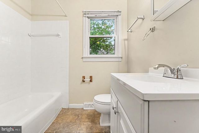 125 HILLCREST DR, Fredericksburg, VA 22401