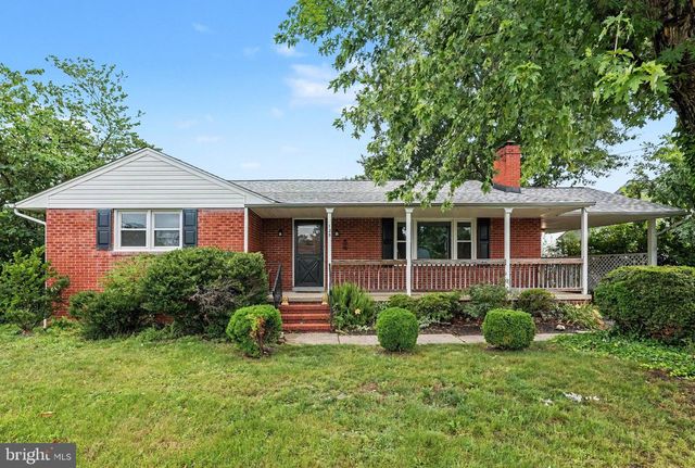 125 HILLCREST DR, Fredericksburg, VA 22401