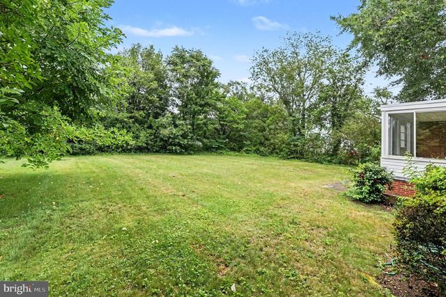 125 HILLCREST DR, Fredericksburg, VA 22401
