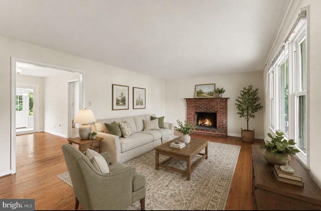 125 HILLCREST DR, Fredericksburg, VA 22401