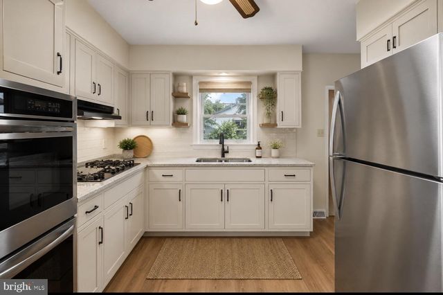 125 HILLCREST DR, Fredericksburg, VA 22401